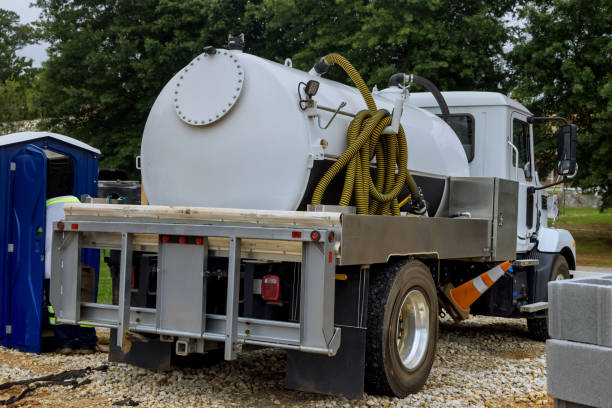Portable Toilet Options We Offer in Candlewick Lake, IL